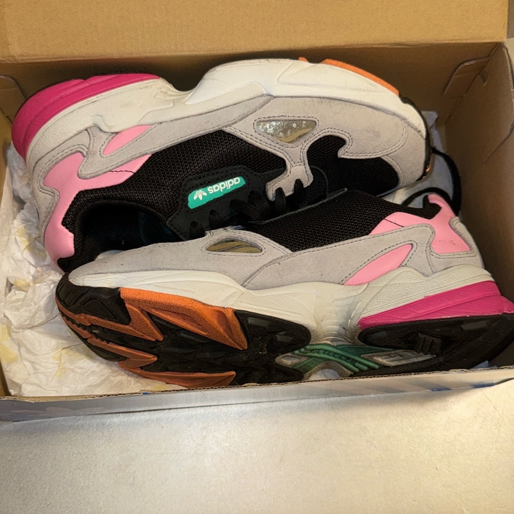 falcon Sneakers